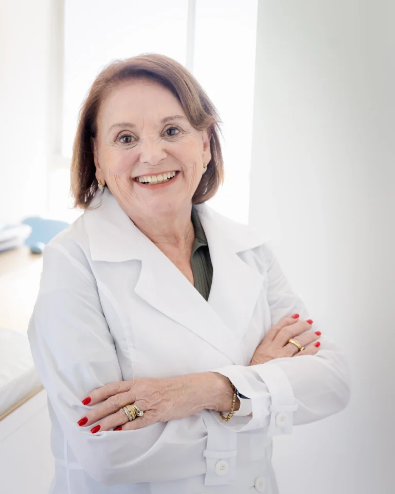 Dra. Cláudia Tebyriçá